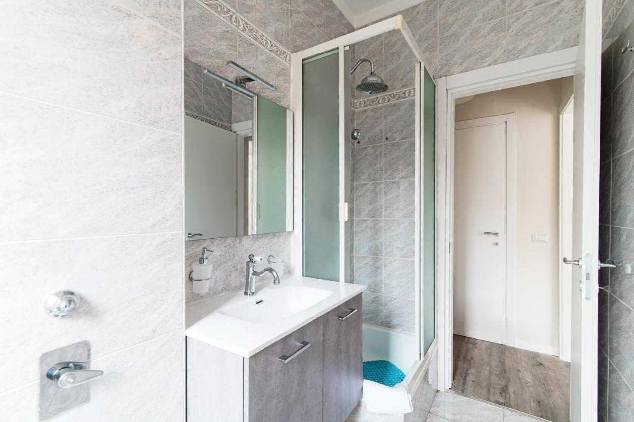 Lovely Suite With Private Parking In Como Exterior photo