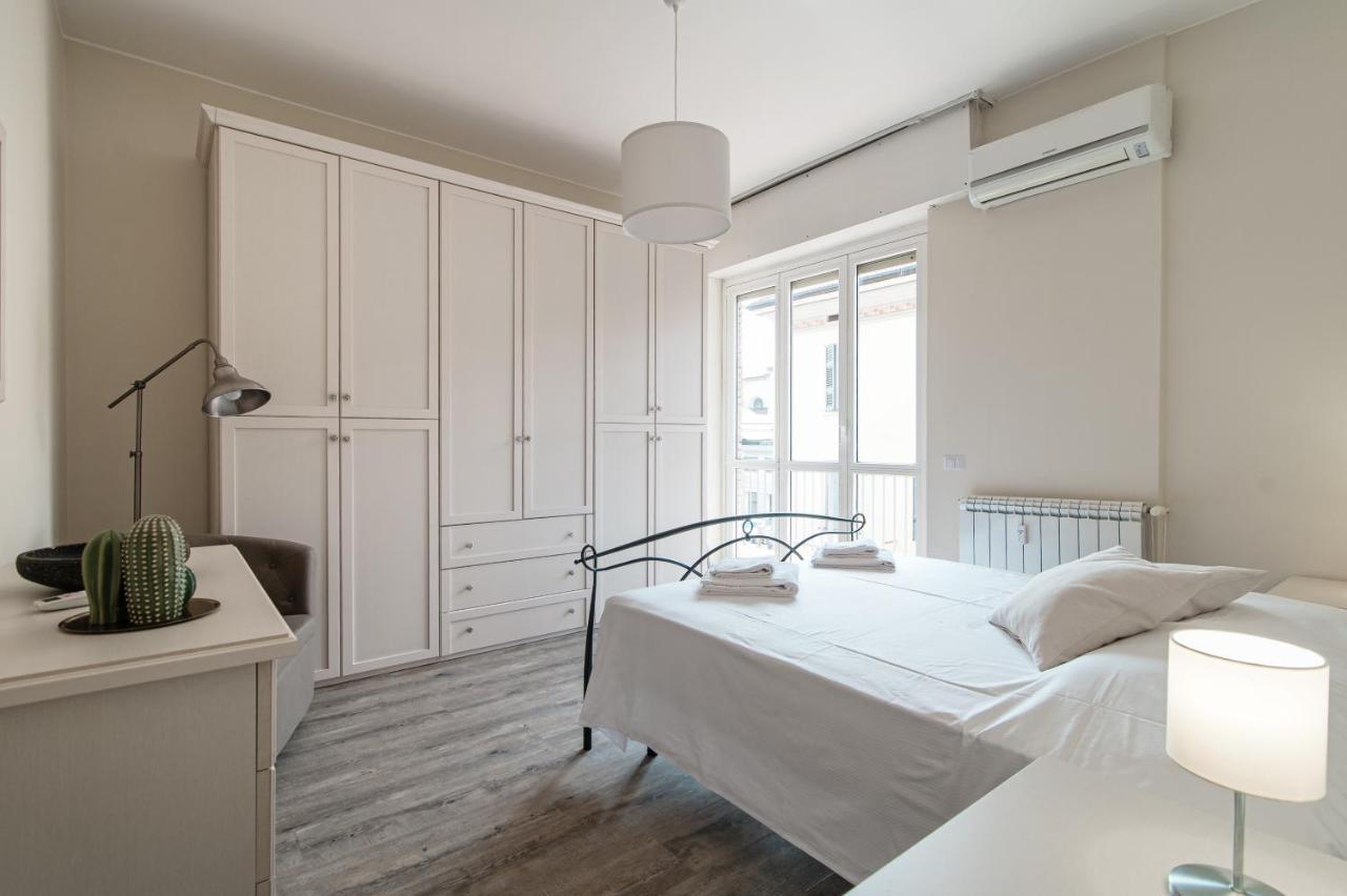 Lovely Suite With Private Parking In Como Exterior photo